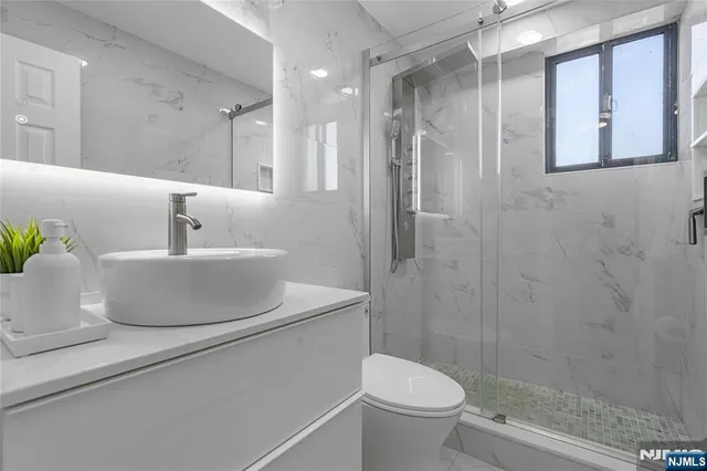 $299,900 | 307 Prospect Avenue, Unit 17D, Hackensack, NJ 07601