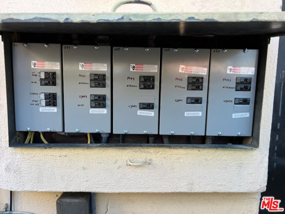 251 West 41st Place Los Angeles, CA 90037 - Photo 12 of 18 a view of a closet area