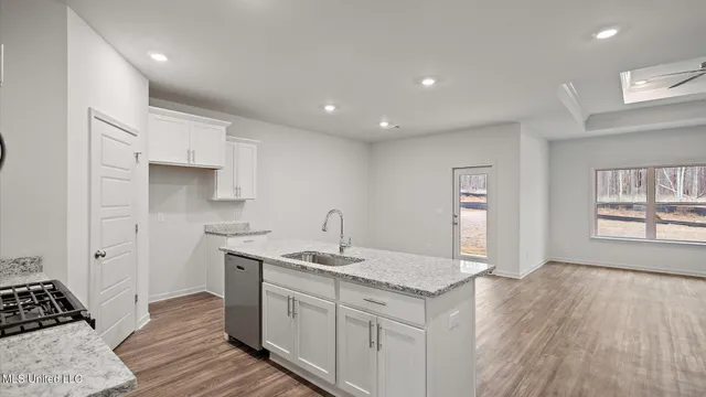 $348,900 | 710 Honeysuckle Loop, Canton, MS 39046