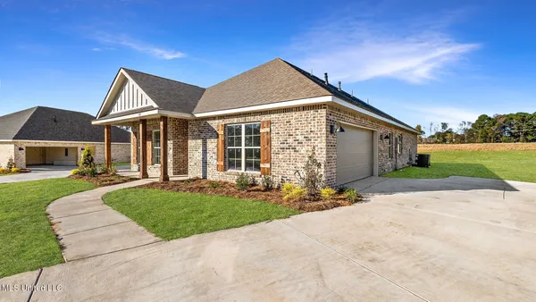 $348,900 | 710 Honeysuckle Loop, Canton, MS 39046
