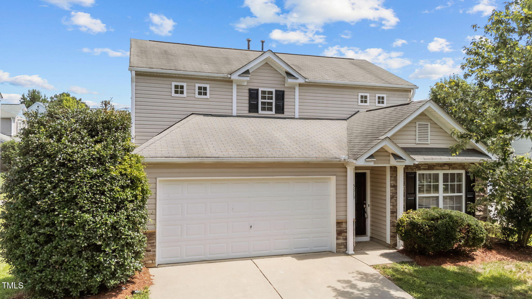 5819 Finestra Way Raleigh, NC 27610 - Photo 8 of 47 1-web-or-mls-DJI_20250718112440_0219_D