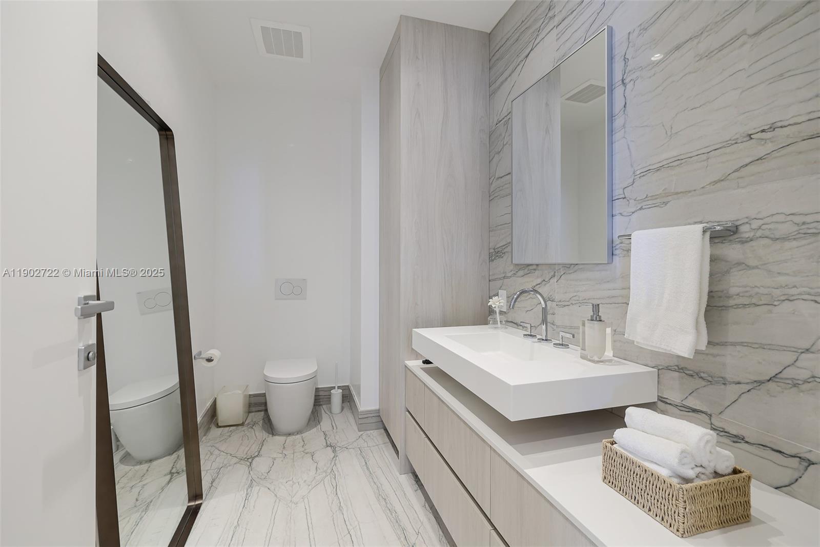 8701 Collins Avenue, Unit 904 Miami Beach, FL 33154 - Photo 31 of 73