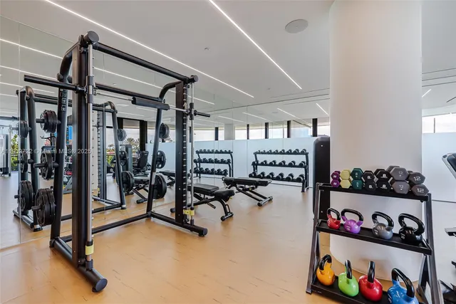 $6,250,000 | 8701 Collins Avenue, Unit 904, Miami Beach, FL 33154