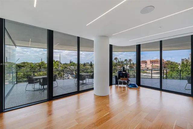 $6,250,000 | 8701 Collins Avenue, Unit 904, Miami Beach, FL 33154