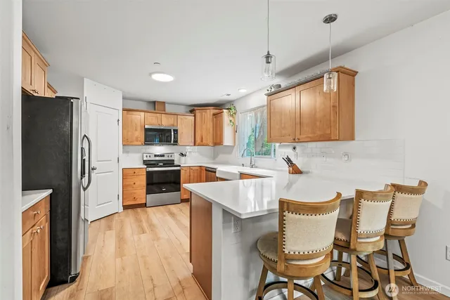 $599,900 | 26 Marina Drive, Cathlamet, WA 98612