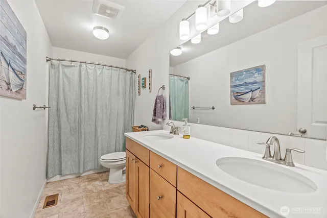 $599,900 | 26 Marina Drive, Cathlamet, WA 98612