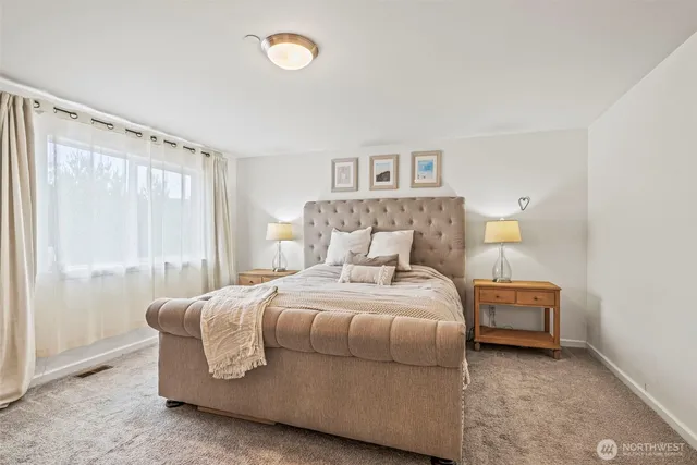 $599,900 | 26 Marina Drive, Cathlamet, WA 98612