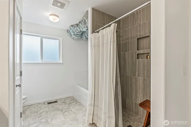 $599,900 | 26 Marina Drive, Cathlamet, WA 98612