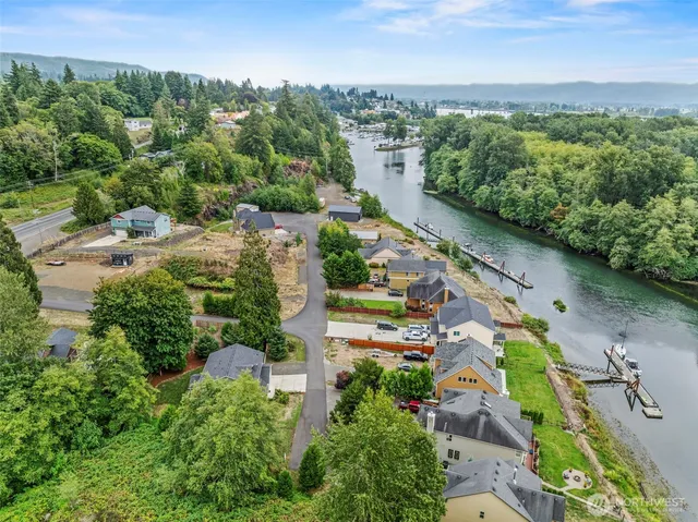 $599,900 | 26 Marina Drive, Cathlamet, WA 98612