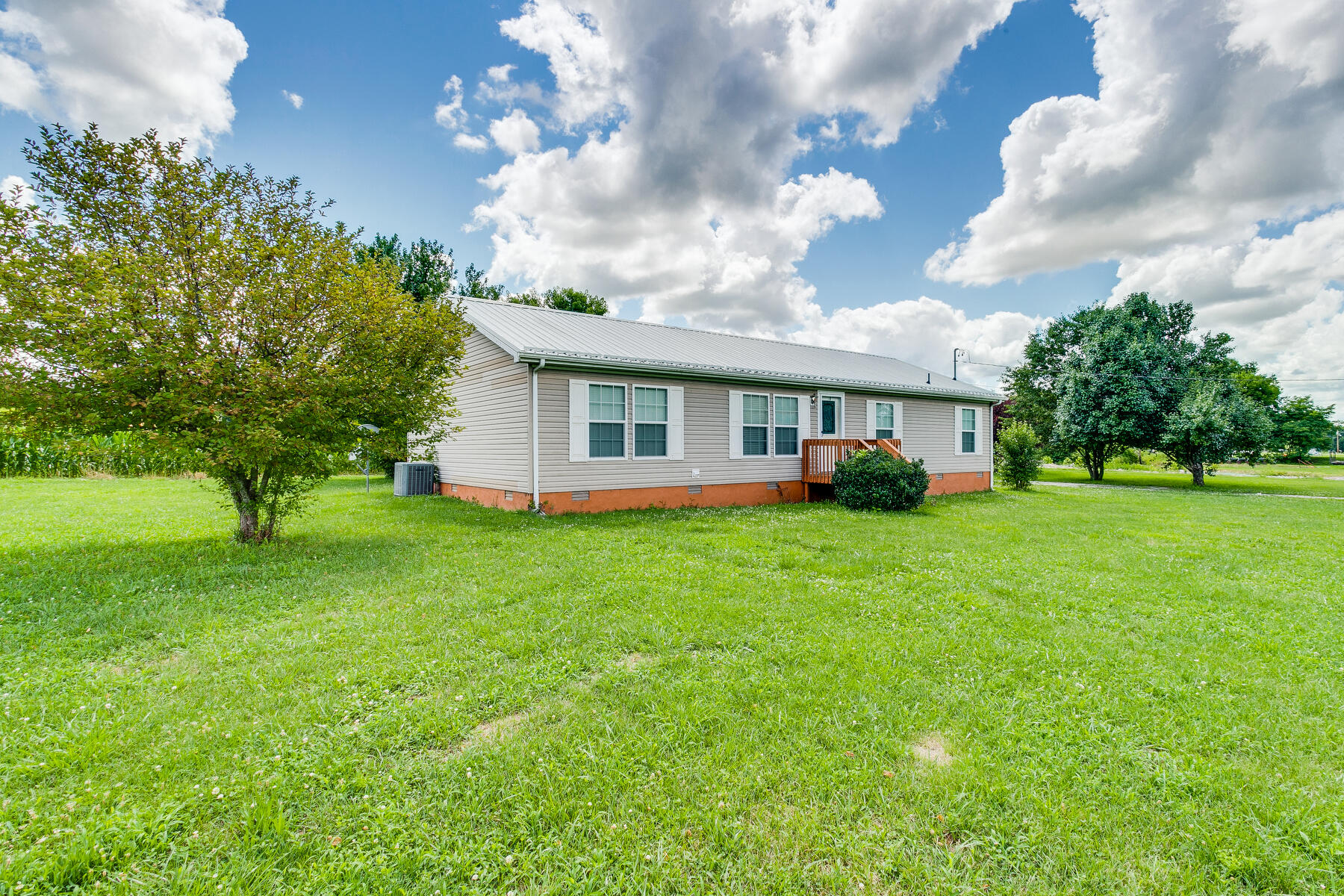 1825 Corby Bridge Road Chuckey, TN 37641 - Photo 2 of 34 002