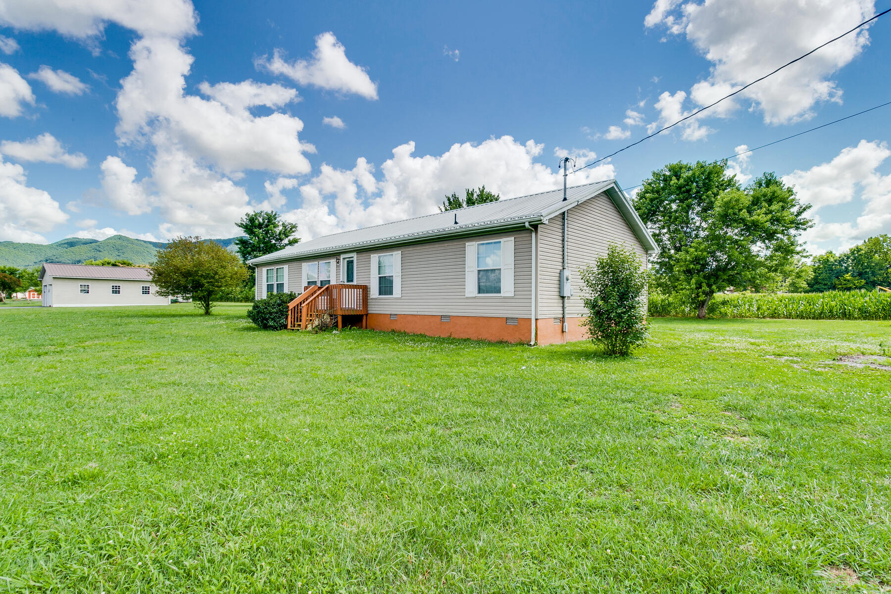 1825 Corby Bridge Road Chuckey, TN 37641 - Photo 3 of 34 003