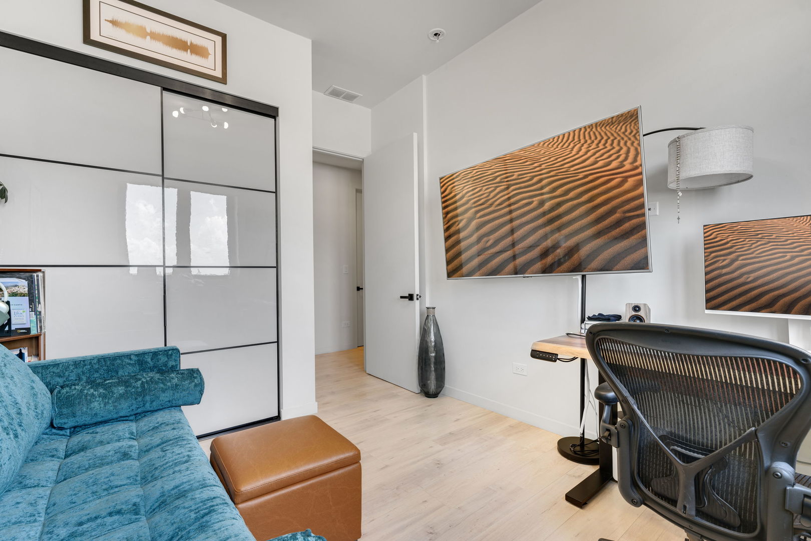 2135 West Cermak Road, Unit 4NPH Chicago, IL 60608 - Photo 19 of 28