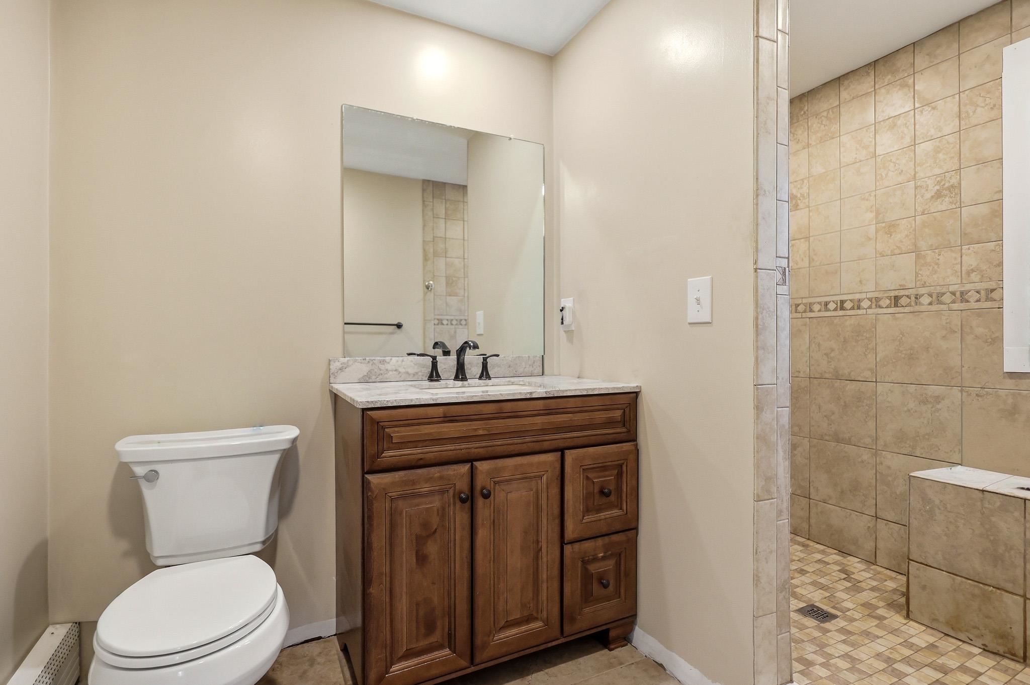773 Mammoth Road Pelham, NH 03076 - Photo 18 of 27