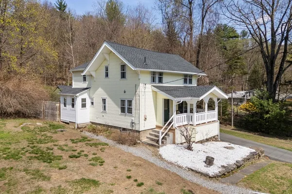 $349,900 | 87 Highland Avenue, Russell, MA 01071