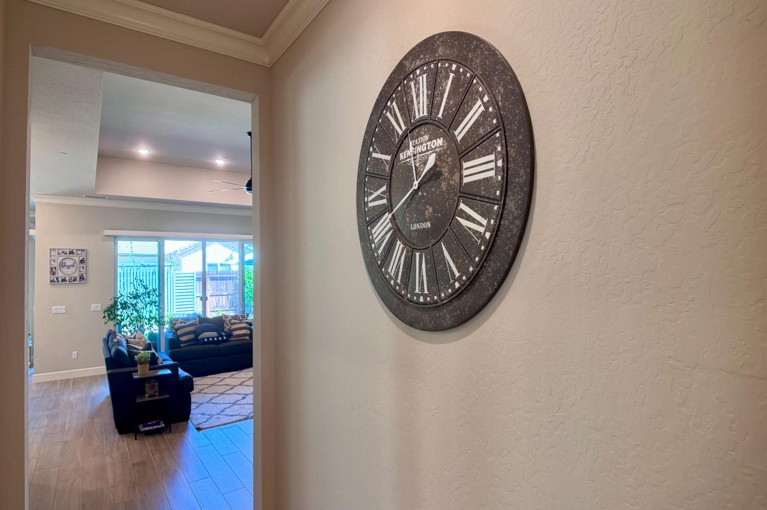 445 Bloom Lane Clovis, CA 93619 - Photo 16 of 31
