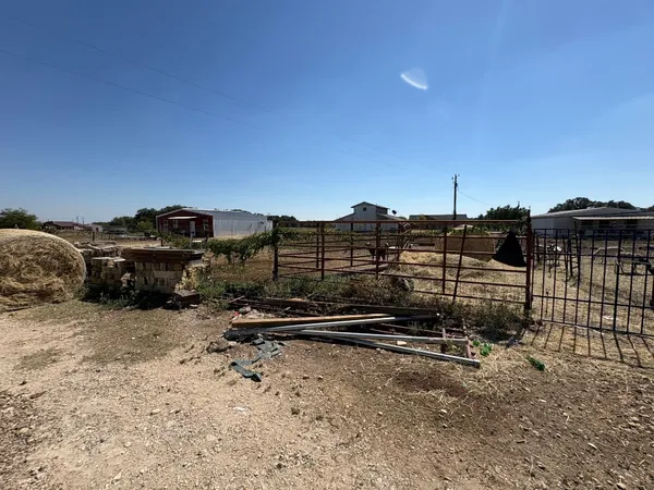 $1,600,000 | 10817 County Road 272, Bertram, TX 78605