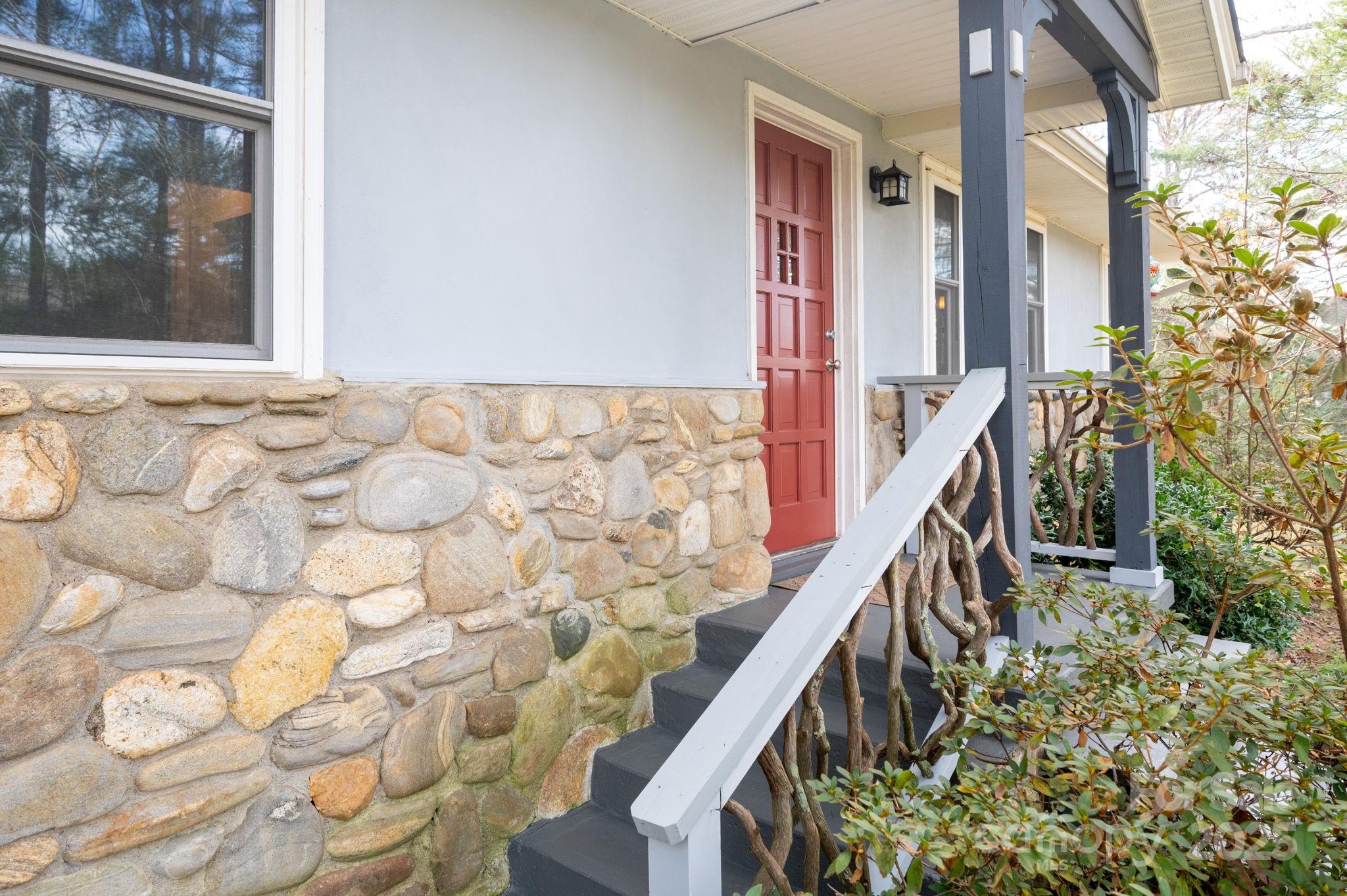 49 Pinedale Road Asheville, NC 28805 - Photo 4 of 38