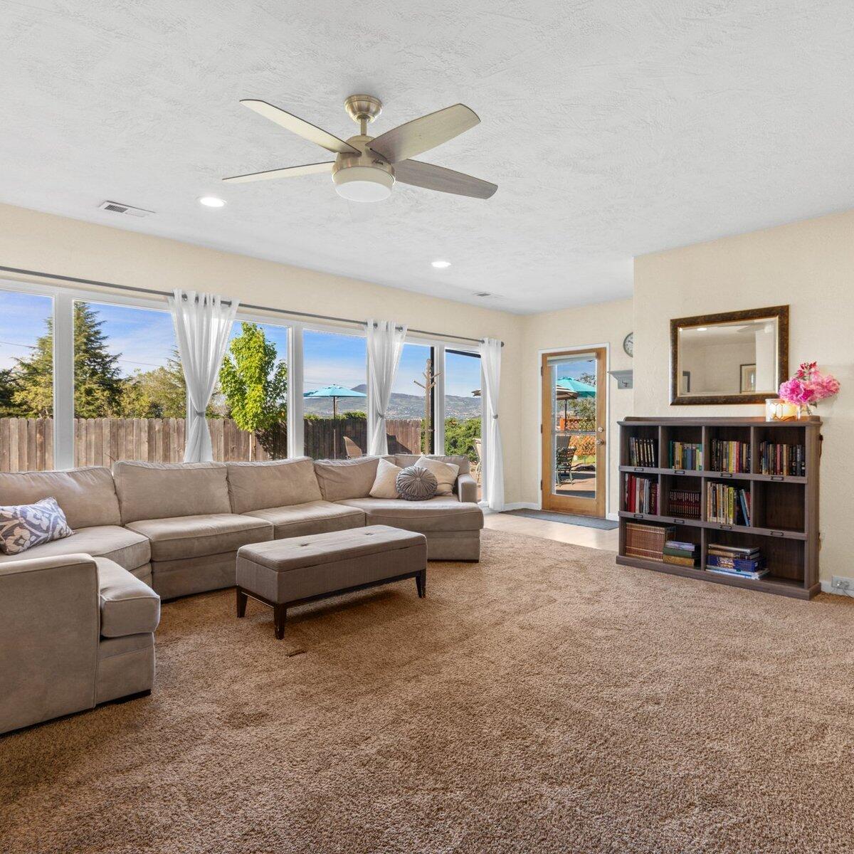 685 South Stage Road Medford, OR 97501 - Photo 12 of 35 12