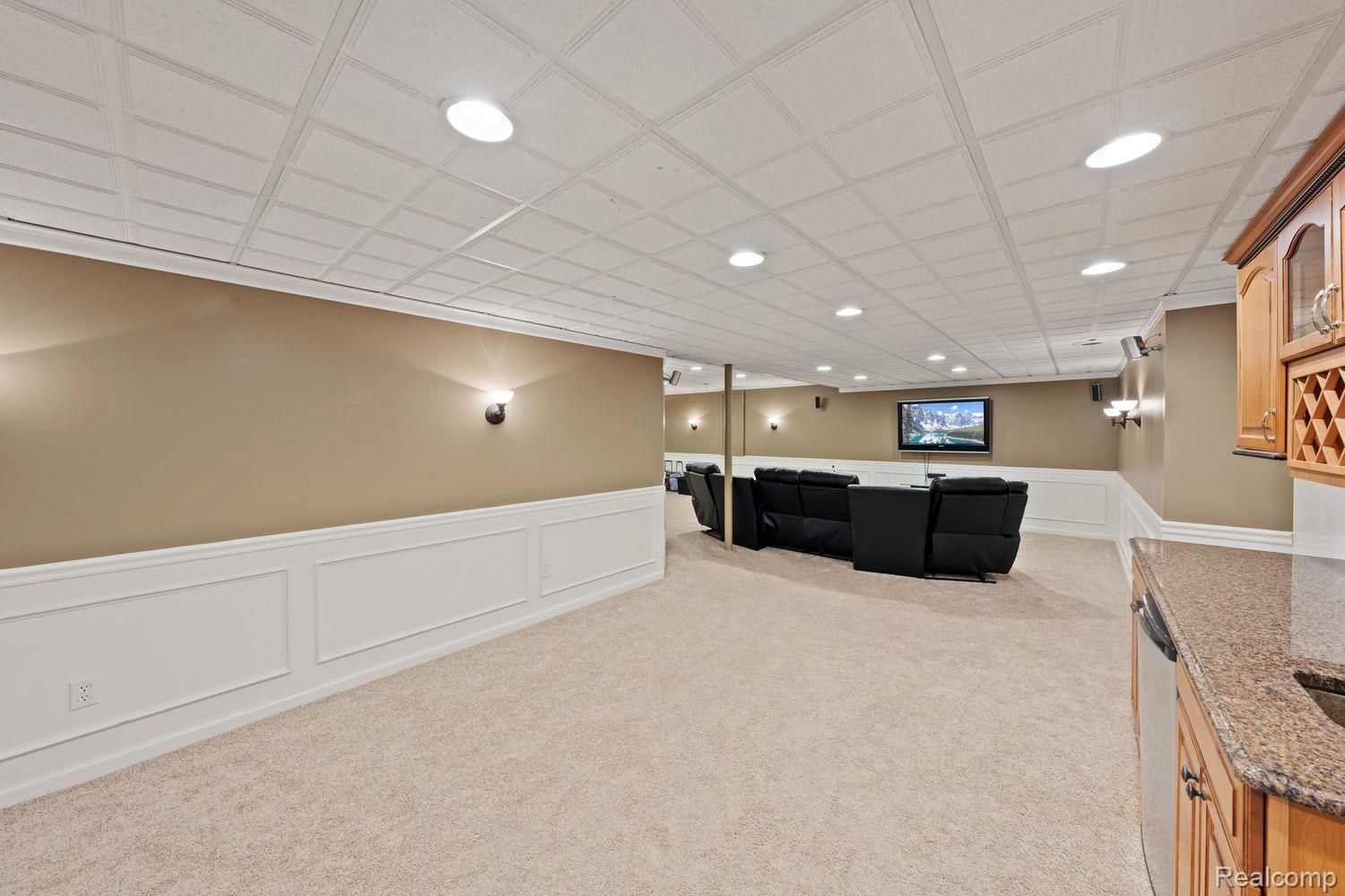 6816 Oakhurst Ridge Road Clarkston, MI 48348 - Photo 25 of 36 Gallery Image 25