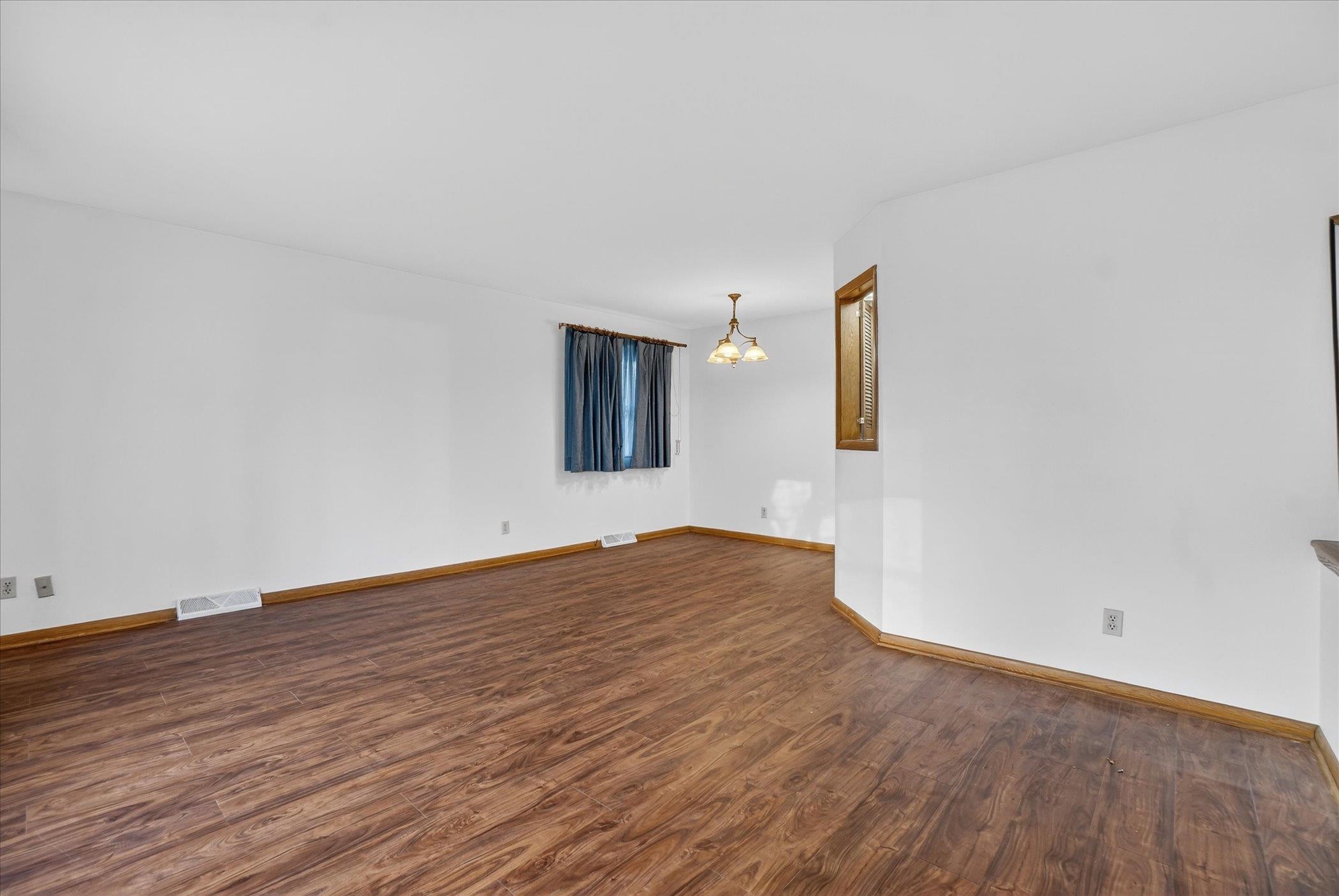 3160 South 95th Street Milwaukee, WI 53227 - Photo 12 of 34