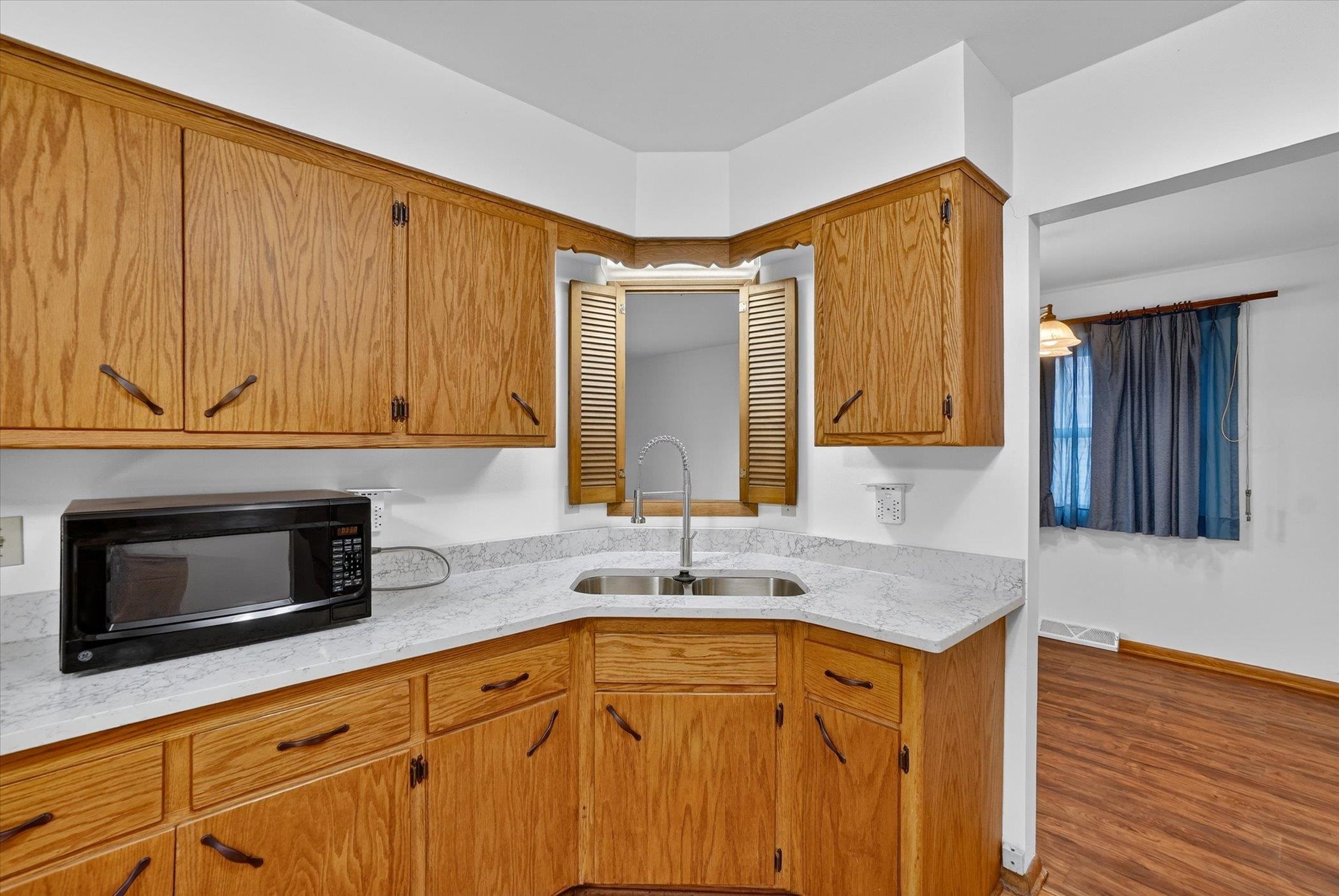 3160 South 95th Street Milwaukee, WI 53227 - Photo 15 of 34