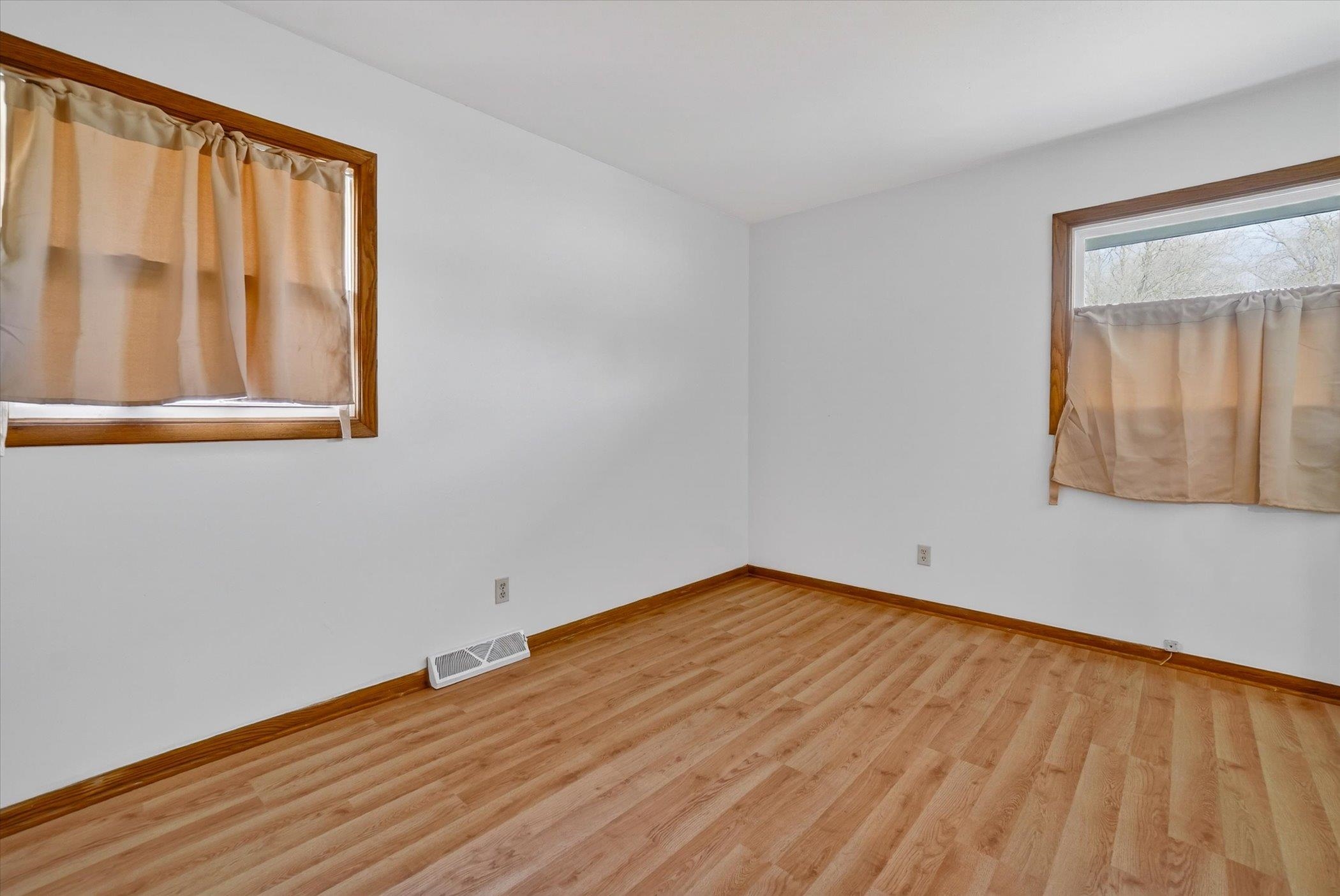 3160 South 95th Street Milwaukee, WI 53227 - Photo 18 of 34