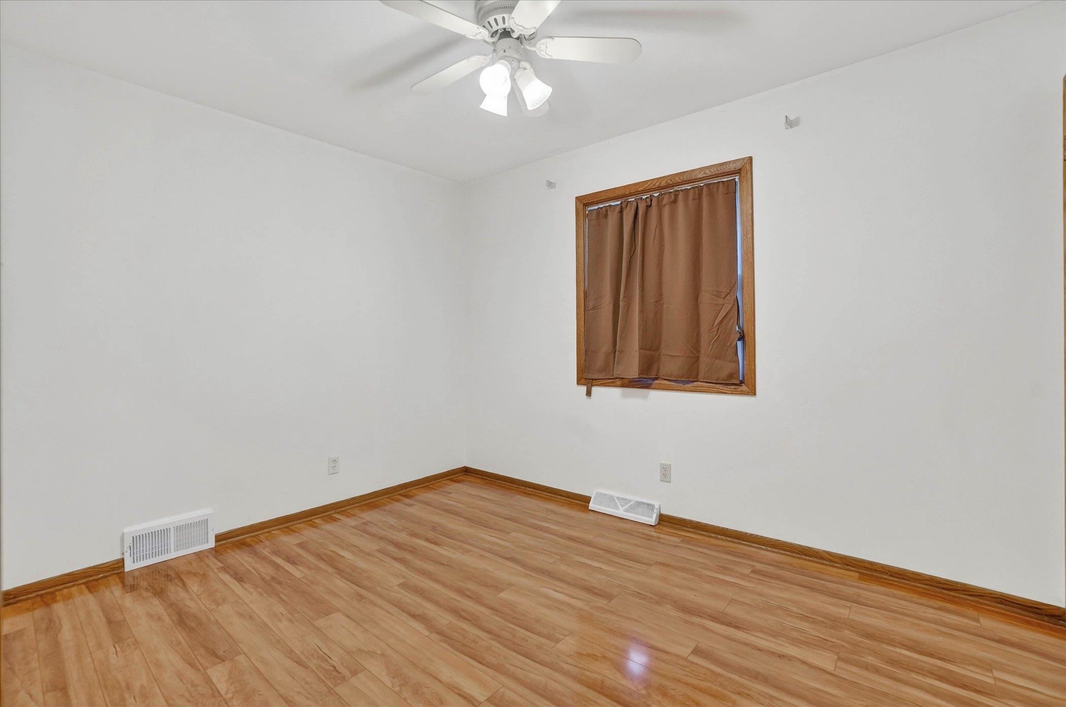 3160 South 95th Street Milwaukee, WI 53227 - Photo 23 of 34