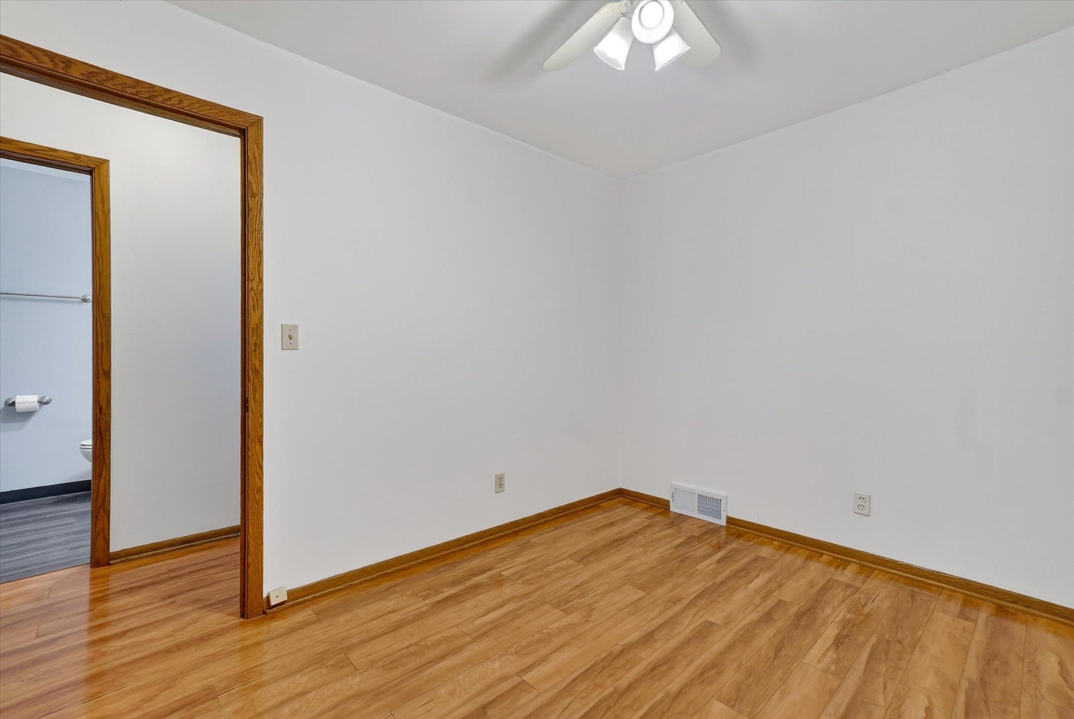 3160 South 95th Street Milwaukee, WI 53227 - Photo 24 of 34