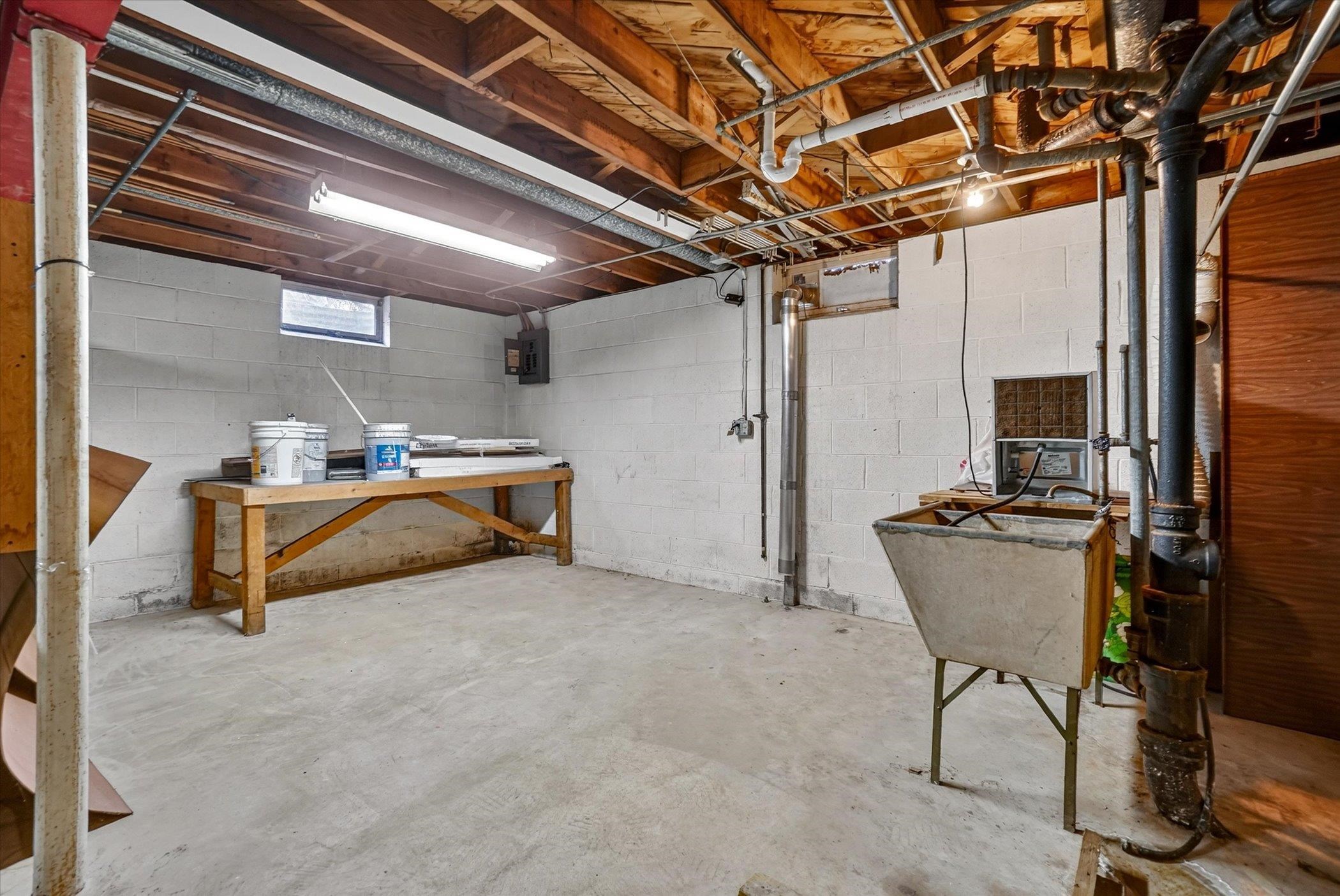 3160 South 95th Street Milwaukee, WI 53227 - Photo 27 of 34