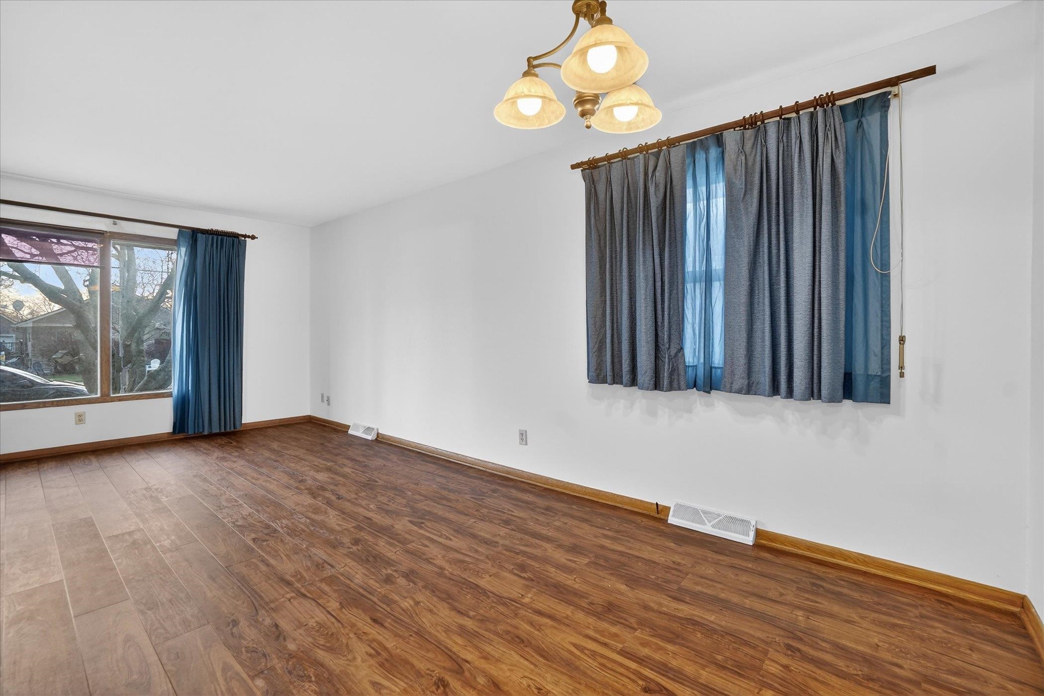 3160 South 95th Street Milwaukee, WI 53227 - Photo 9 of 34