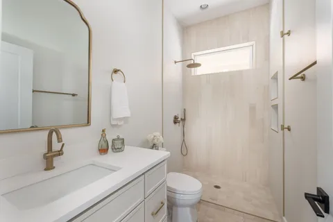 $999,000 | 709 Tahlena Avenue, Madison, TN 37115