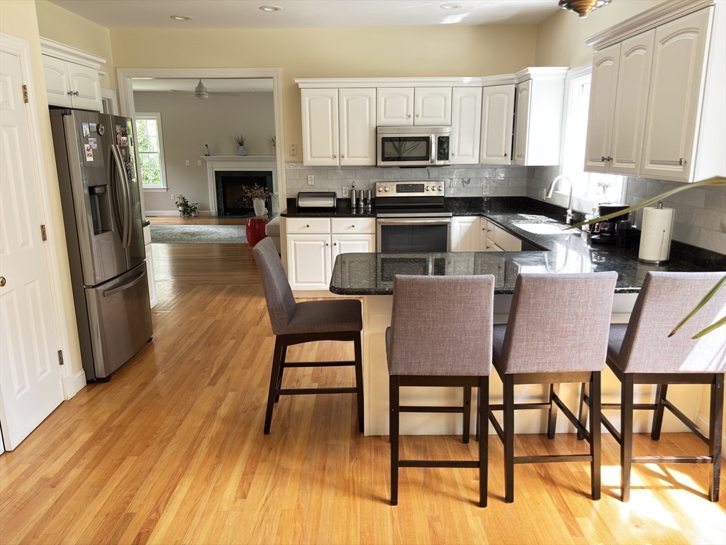 135 Shawsheen Road Bedford, MA 01730 - Photo 6 of 33