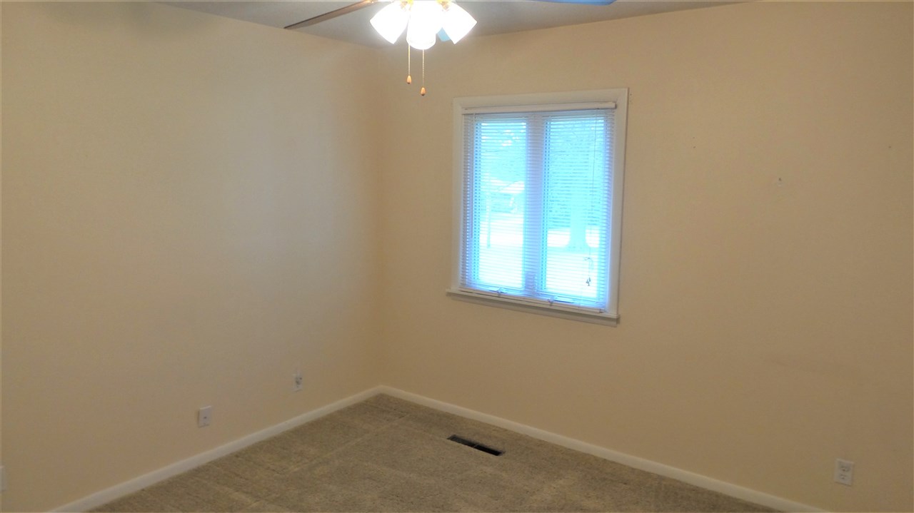304 Eastside Park Road Washington, IN 47501 - Photo 12 of 27 Gallery Image 12
