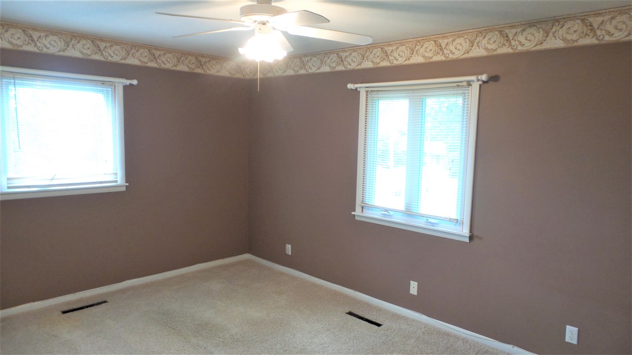 304 Eastside Park Road Washington, IN 47501 - Photo 10 of 27 Gallery Image 10