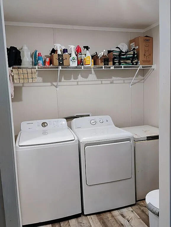 650 Satellite Road Graceville, FL 32440 - Photo 13 of 23 a utility room with dryer and washer