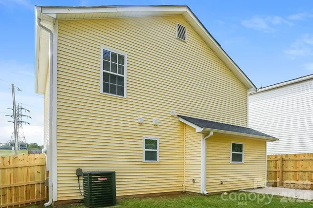 $1,800 | 5617 Joshua Lane, Charlotte, NC 28217