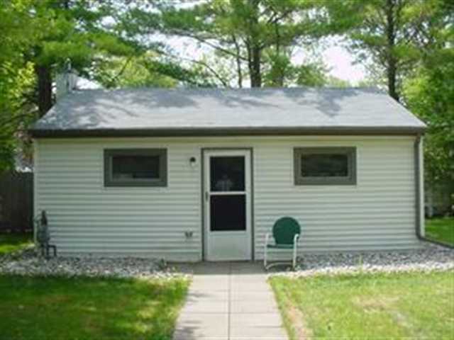 5015 Lakeshore Road Lexington, MI 48450 - Photo 10 of 16 31067473-9.JPG