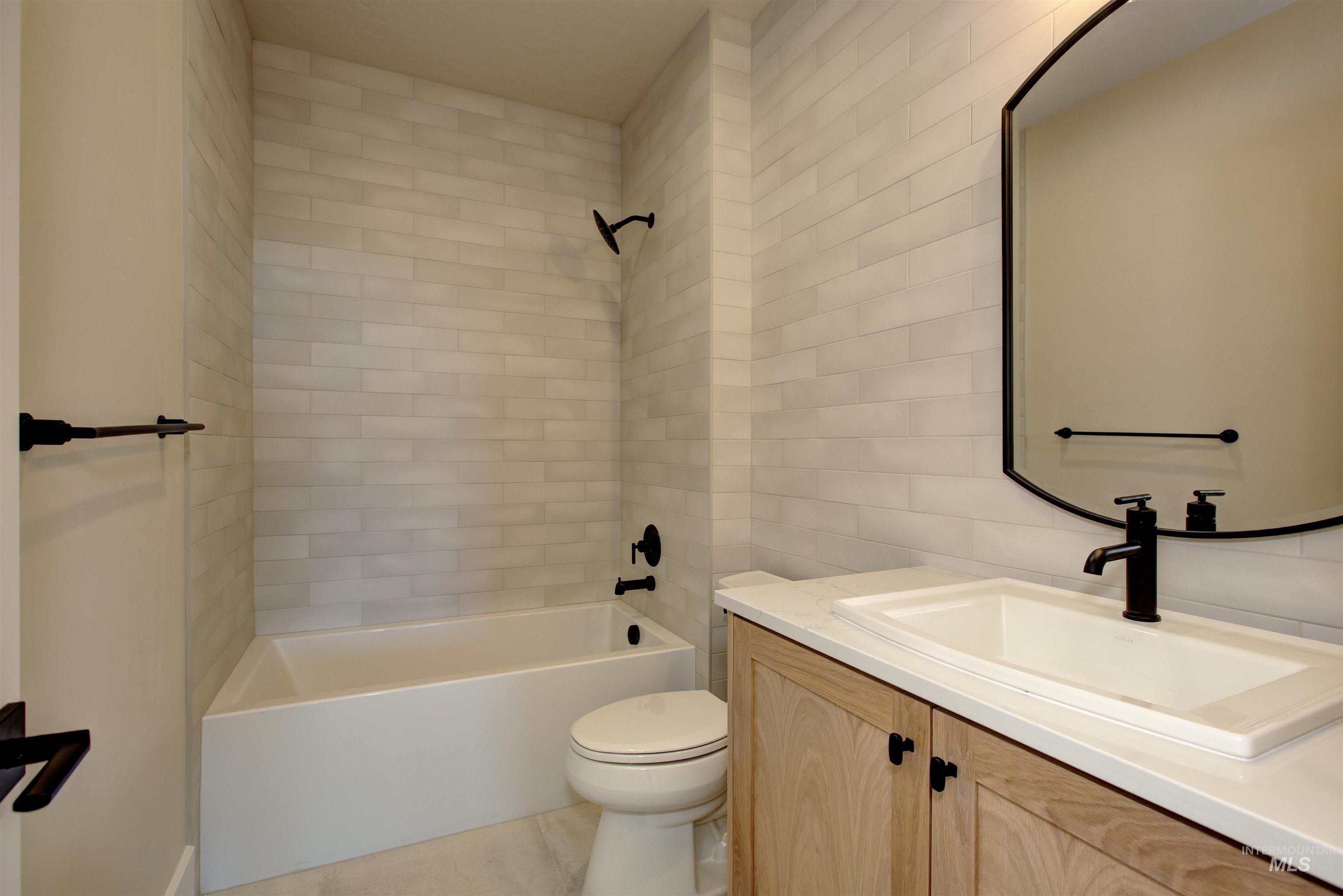 5876 South Pinpoint Way Meridian, ID 83642 - Photo 38 of 47 Gallery Image 38