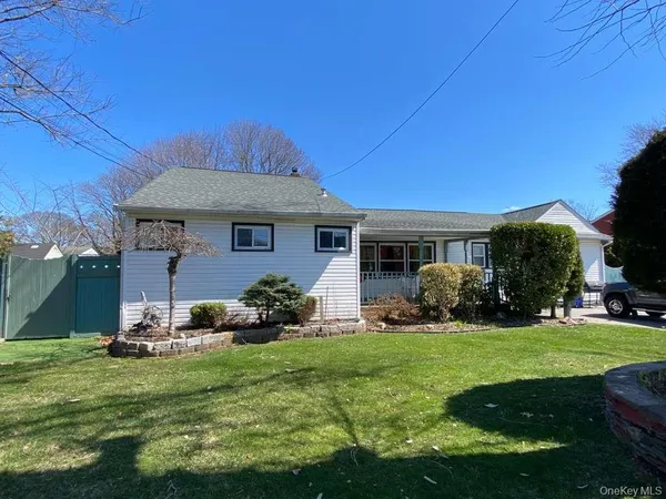 $600,000 | 1327 Brooklyn Boulevard, Bay Shore, NY 11706