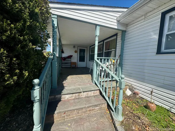 $600,000 | 1327 Brooklyn Boulevard, Bay Shore, NY 11706