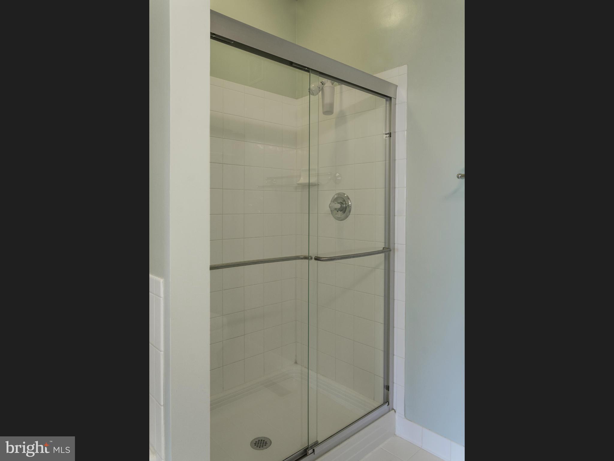 101 Bucksfield Road Gaithersburg, MD 20878 - Photo 18 of 30 Bath (Master)