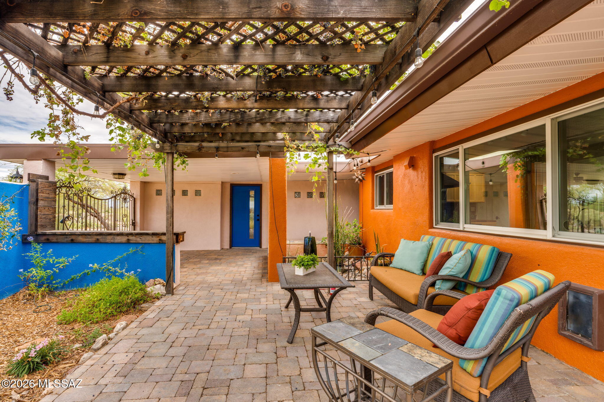 4425 North Pontatoc Road Tucson, AZ 85718 - Photo 8 of 47 Front courtyard
