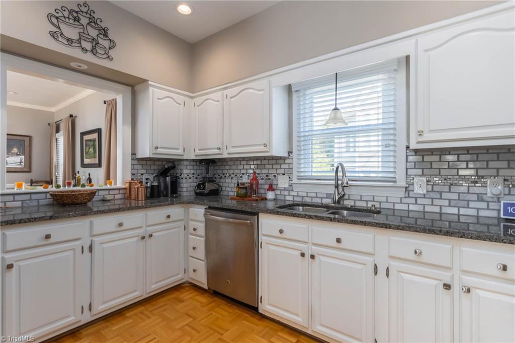 1700 Chickadee Point High Point, NC 27262 - Photo 6 of 27