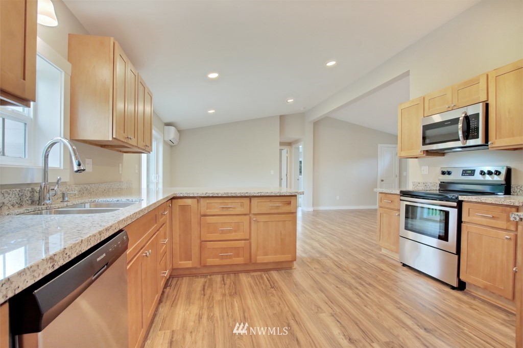 33114 Locke Road Roy, WA 98580 - Photo 11 of 25 Gallery Image 11