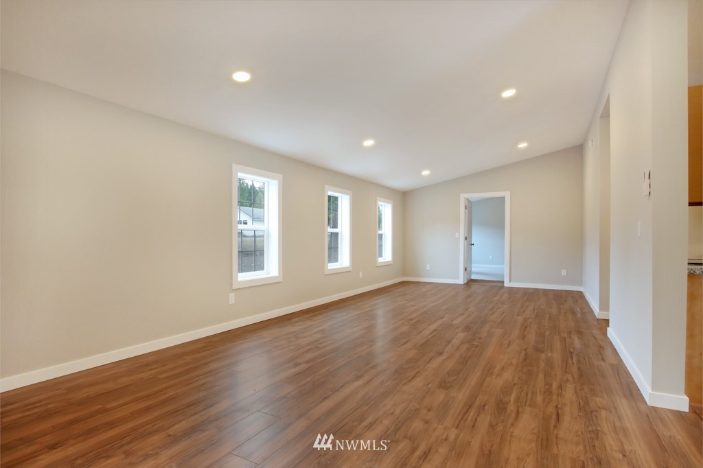 33114 Locke Road Roy, WA 98580 - Photo 8 of 25 Gallery Image 8