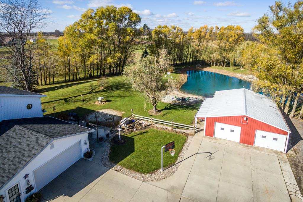 12124 Lower Huntington Road Roanoke, IN 46783 - Photo 4 of 36