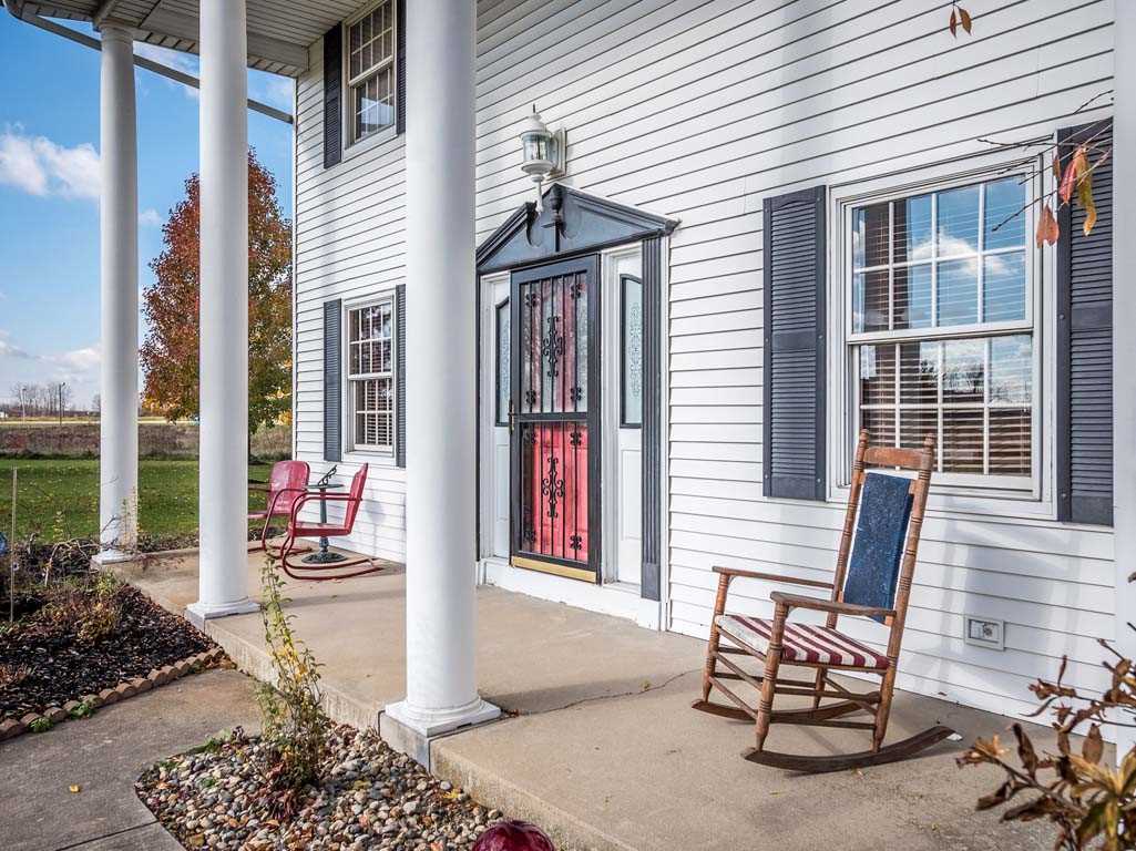 12124 Lower Huntington Road Roanoke, IN 46783 - Photo 8 of 36