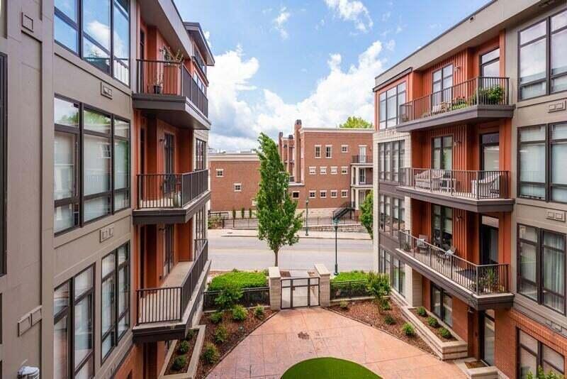 129 Walnut Street, Unit 219 Chattanooga, TN 37403 - Photo 16 of 66 COURTYARD