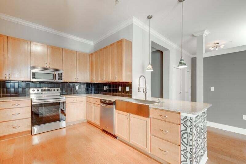 129 Walnut Street, Unit 219 Chattanooga, TN 37403 - Photo 5 of 66 KITCHEN