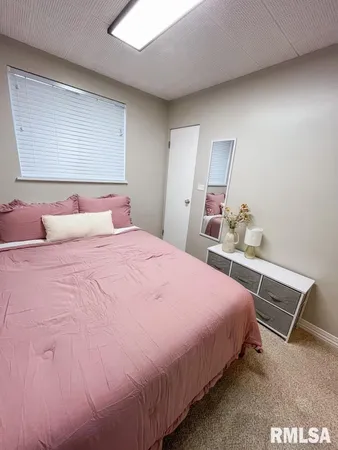 $199,000 | 107 West Ann Street, Roanoke, IL 61561